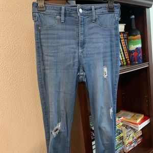 Hollister Dark Ripped Jeggings